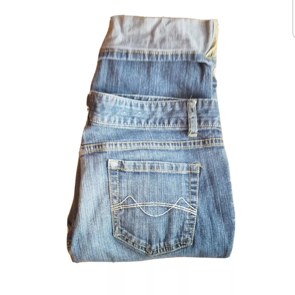 Mossimo Supply Co. Denim - Mossimo Low Rise Juniors Size 13 Jean Capri Cuffed